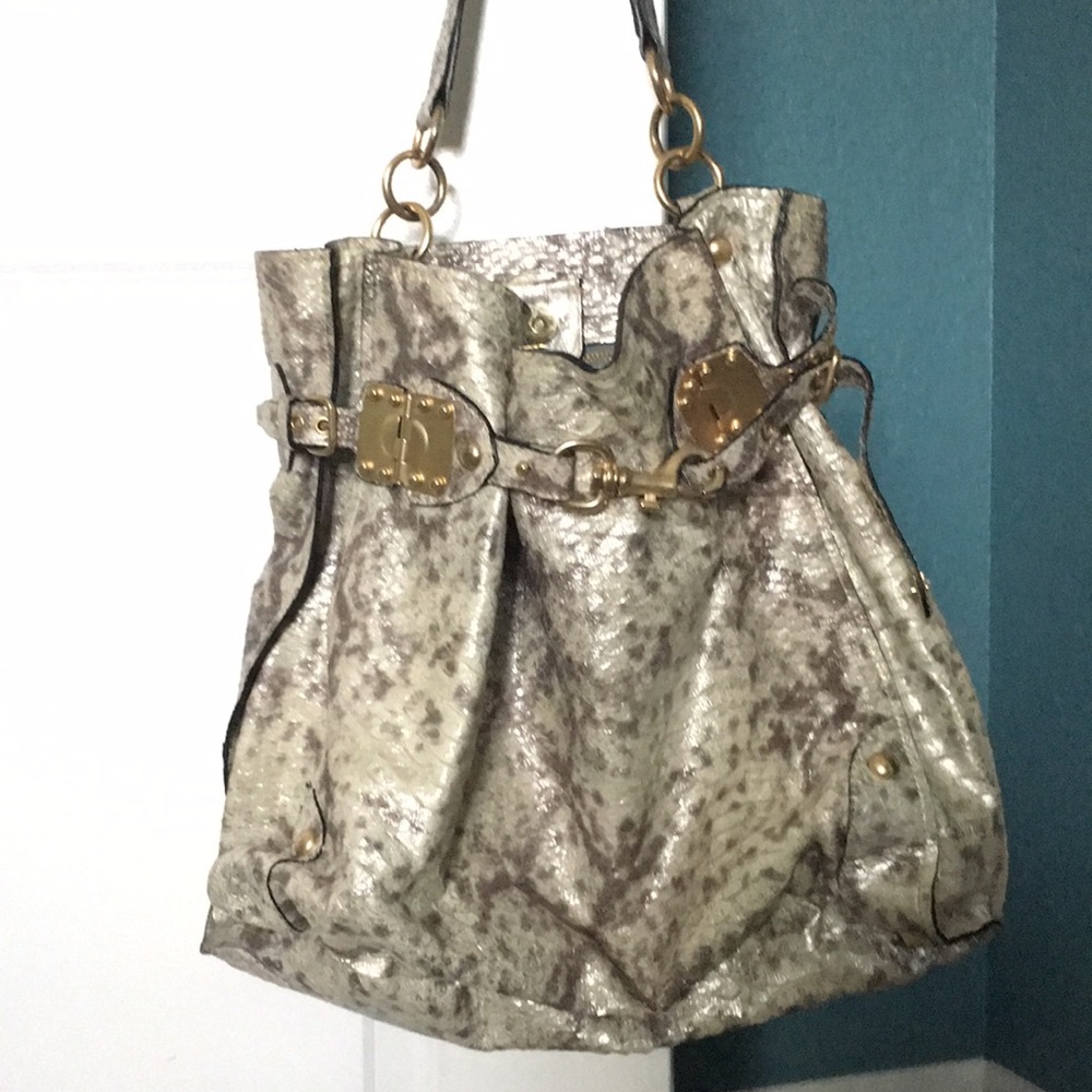 Leather shoulder bag